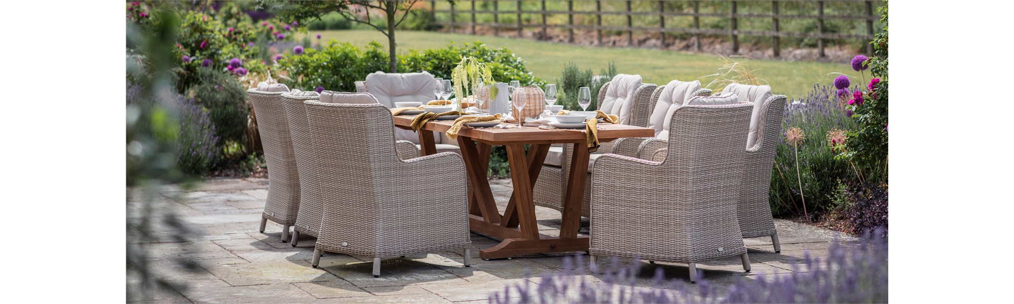 Bramblecrest chester discount casual dining set