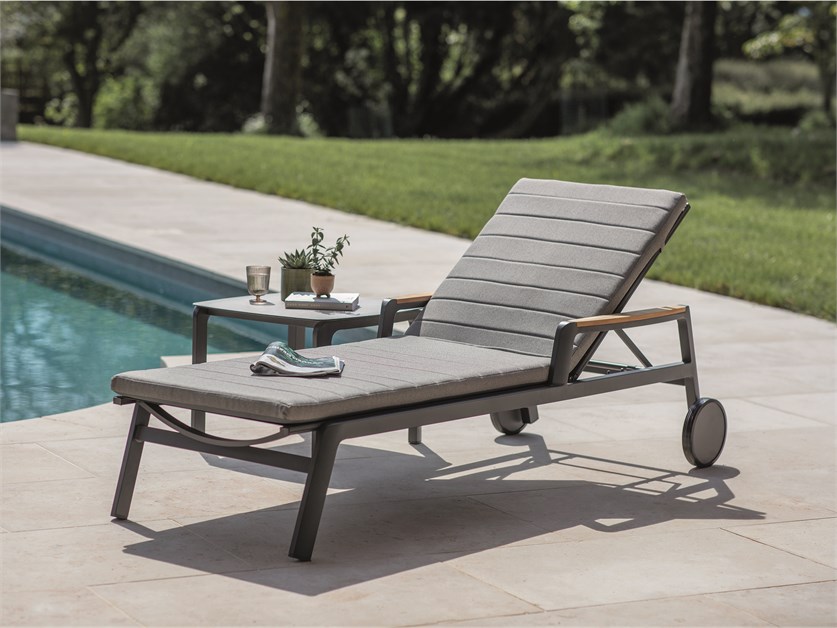 Siena Lounger with Wheels & Side Table